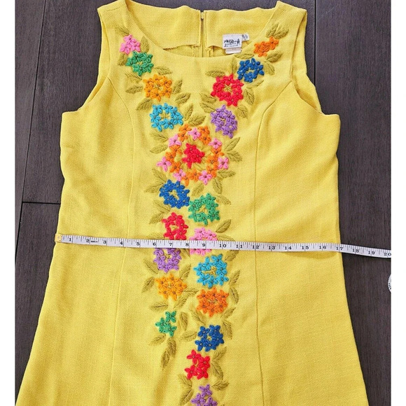 Vtg 70's Phil Rose of California Yellow Embroidered Floral Sheath Dress Sz M - Picture 4 of 8